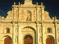 01 - Kathedrale in Antigua